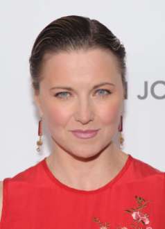 lucy-lawless-2013-elton-john-aids-foundation-academy-awards-party-01